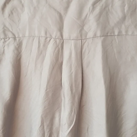 ♥️ Banana Republic Light Grey Elegant Top - Picture 7 of 17